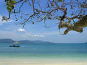 บรรยากาศชายหาดเกาะรังใหญ่ อ.เมือง จ.ภูเก็ต